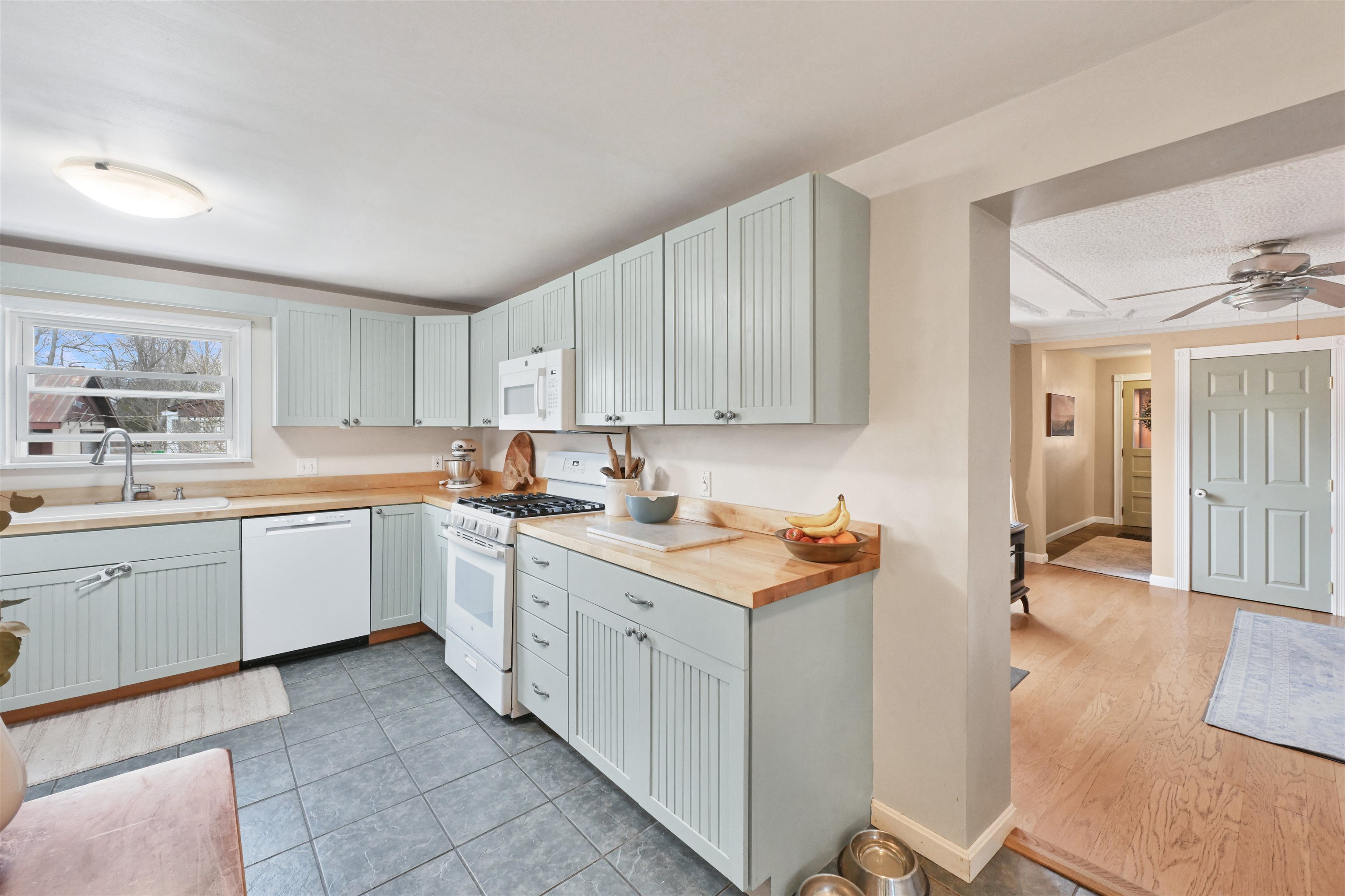 24 Edward Street St. Albans, VT 05478 - Photo 16 of 47