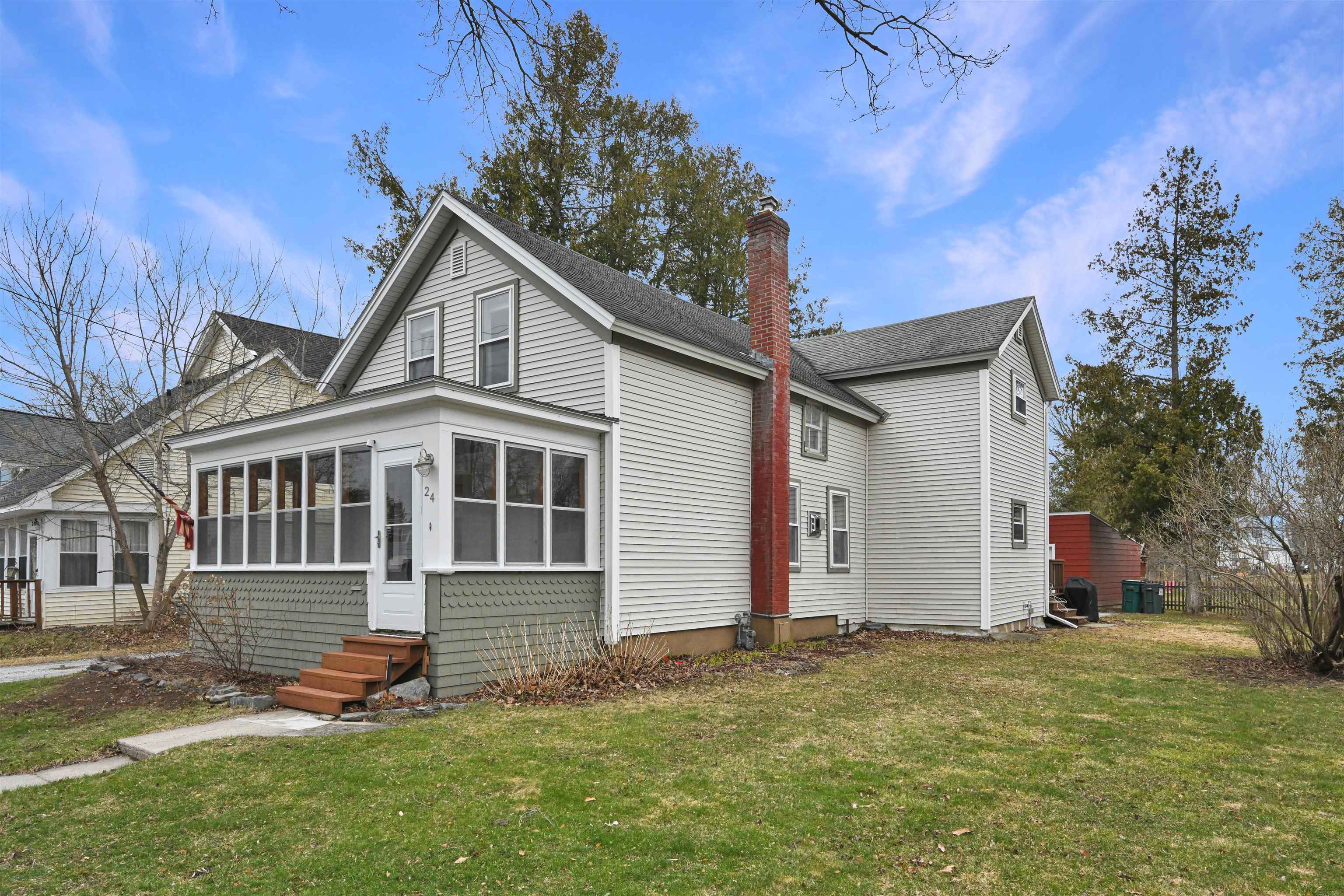 24 Edward Street St. Albans, VT 05478 - Photo 3 of 47