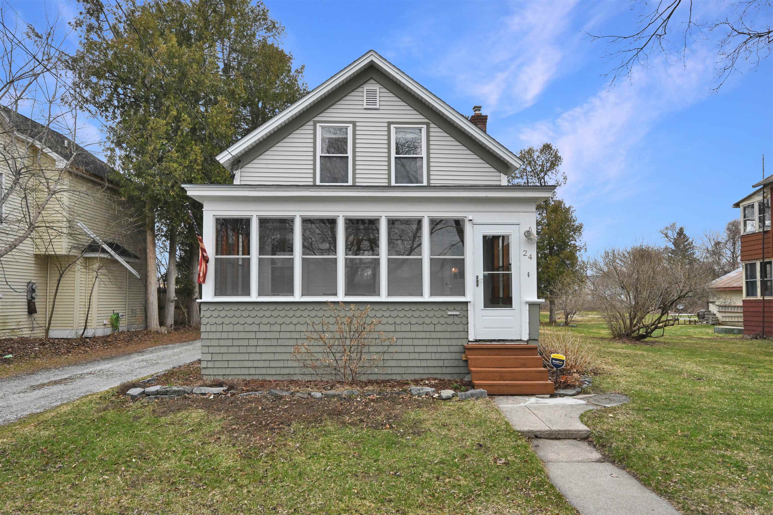 24 Edward Street St. Albans, VT 05478 - Photo 4 of 47