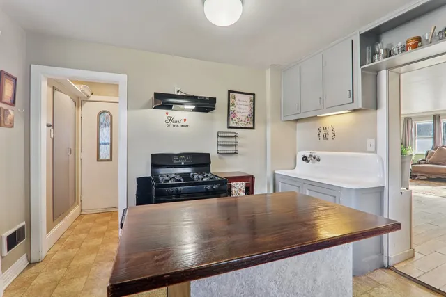 $214,999 | 504 West Park Avenue, Round Lake, IL 60073