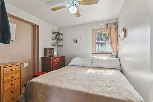 $214,999 | 504 West Park Avenue, Round Lake, IL 60073