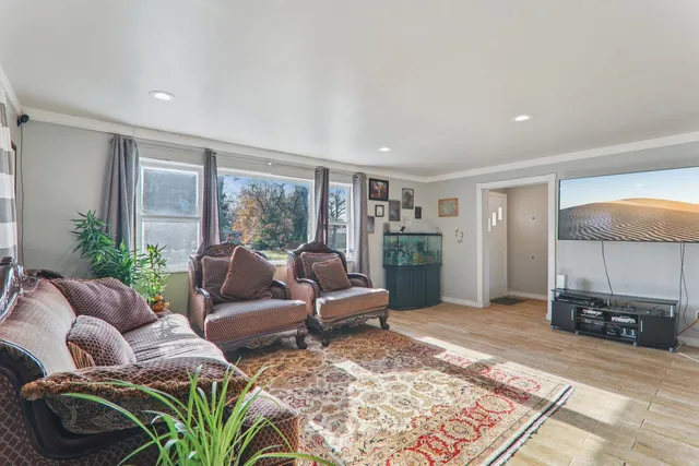 $214,999 | 504 West Park Avenue, Round Lake, IL 60073