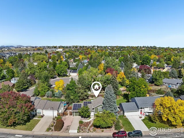 an aerial view of multiple house