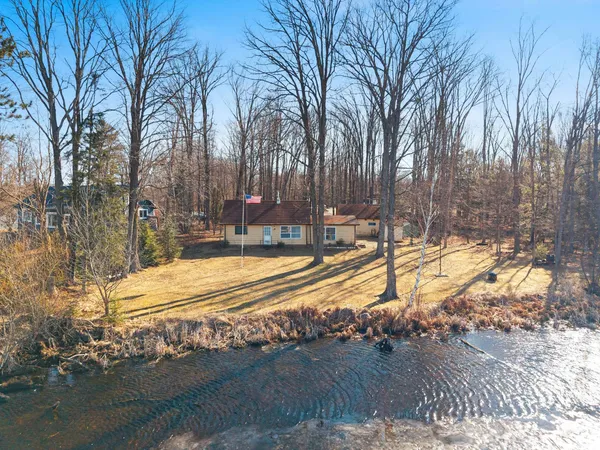 $199,900 | N7279 Sunset Drive, Gresham, WI 54128