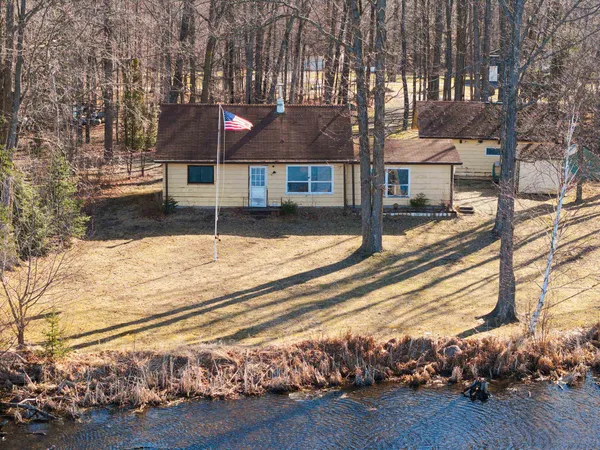 $199,900 | N7279 Sunset Drive, Gresham, WI 54128