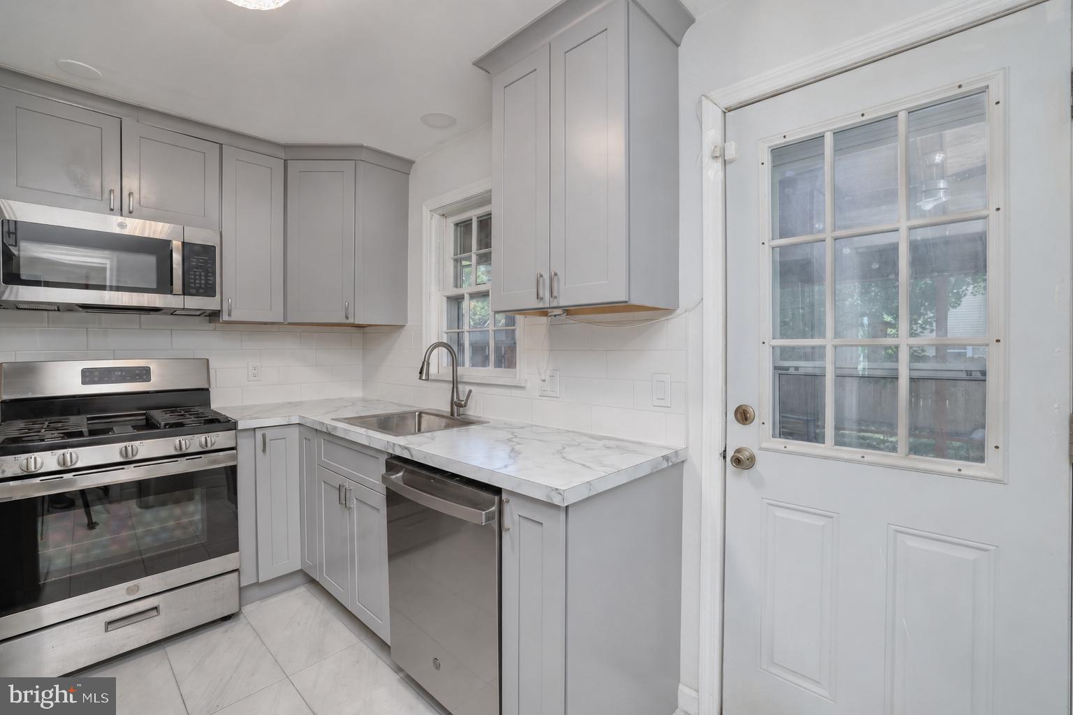 782 Lower Ferry Road Trenton, NJ 08618 - Photo 12 of 28 Gallery Image 12