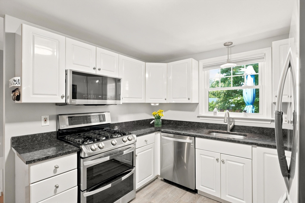 46 River Road, Unit 225 Tewksbury, MA 01876 - Photo 13 of 39