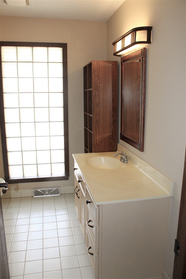 1622 Halsted Road Rockford, IL 61103 - Photo 18 of 25 Gallery Image 18