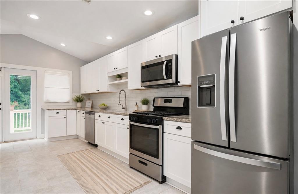 1492 Sharon Street Northwest Atlanta, GA 30314 - Photo 6 of 20 Gallery Image 6