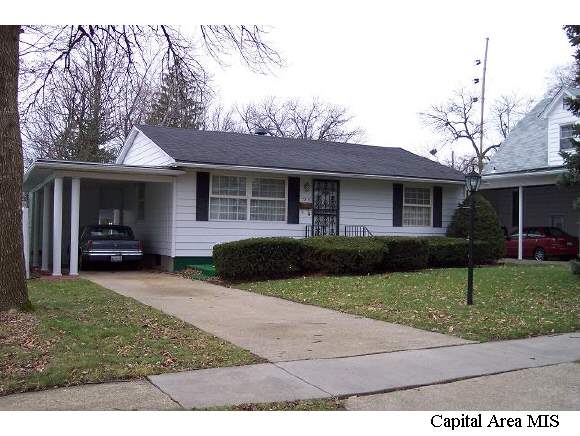 725 Osburn Avenue Springfield, IL 62702 - Photo 1 of 9