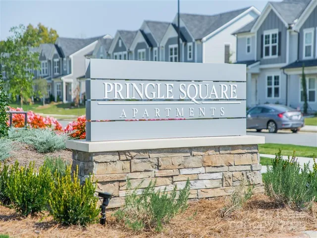 $1,376 | 15155 Ollie Drive, Unit BURLINGTON, Charlotte, NC 28273