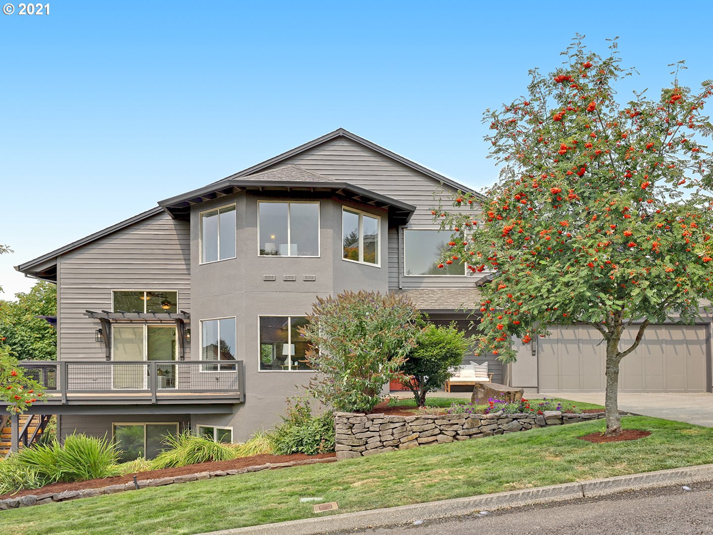 8423 Northwest Reed Drive Portland, OR 97229 - Photo 1 of 32 Gallery Image 1