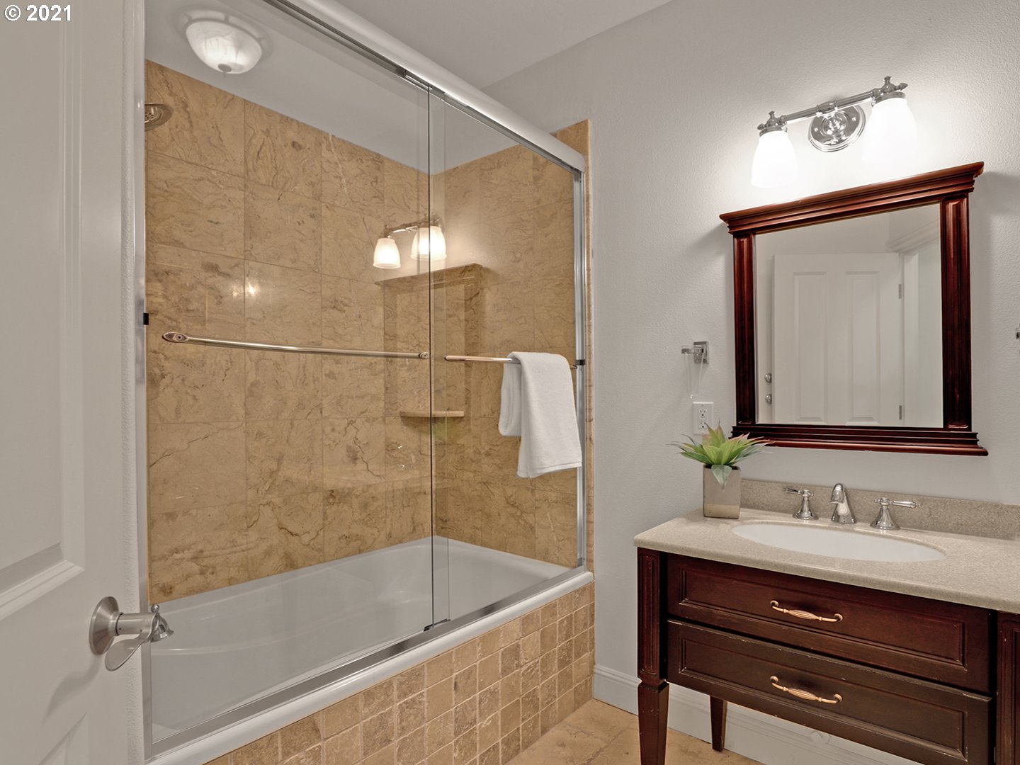 8423 Northwest Reed Drive Portland, OR 97229 - Photo 23 of 32 Gallery Image 23