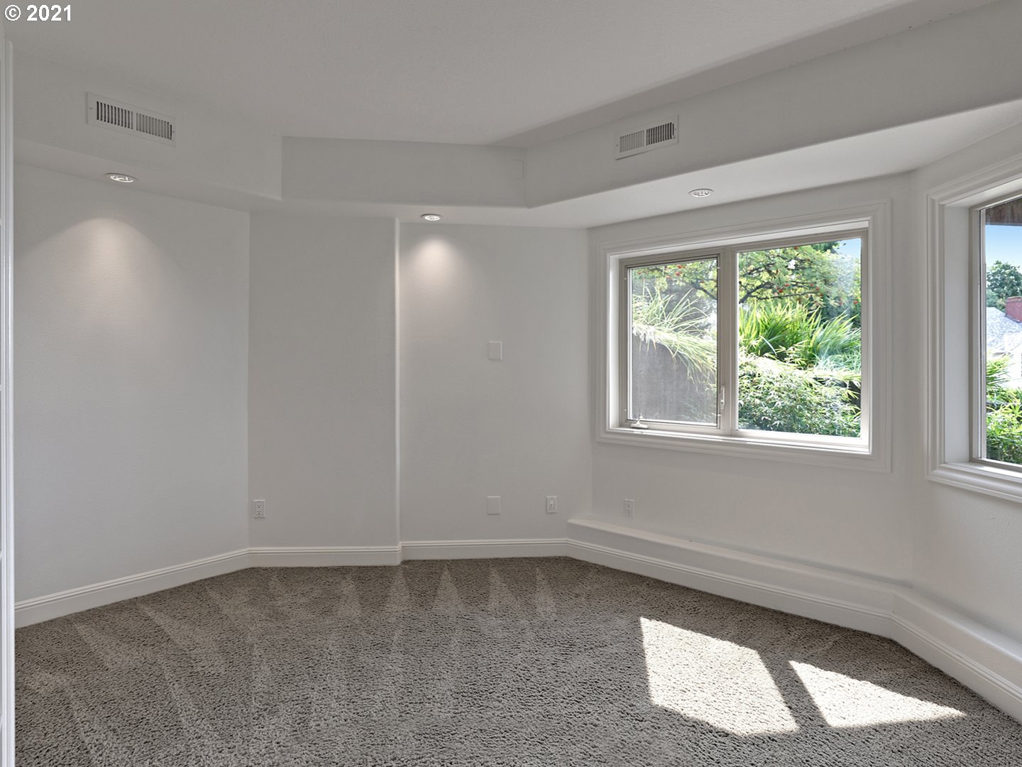 8423 Northwest Reed Drive Portland, OR 97229 - Photo 24 of 32 Gallery Image 24
