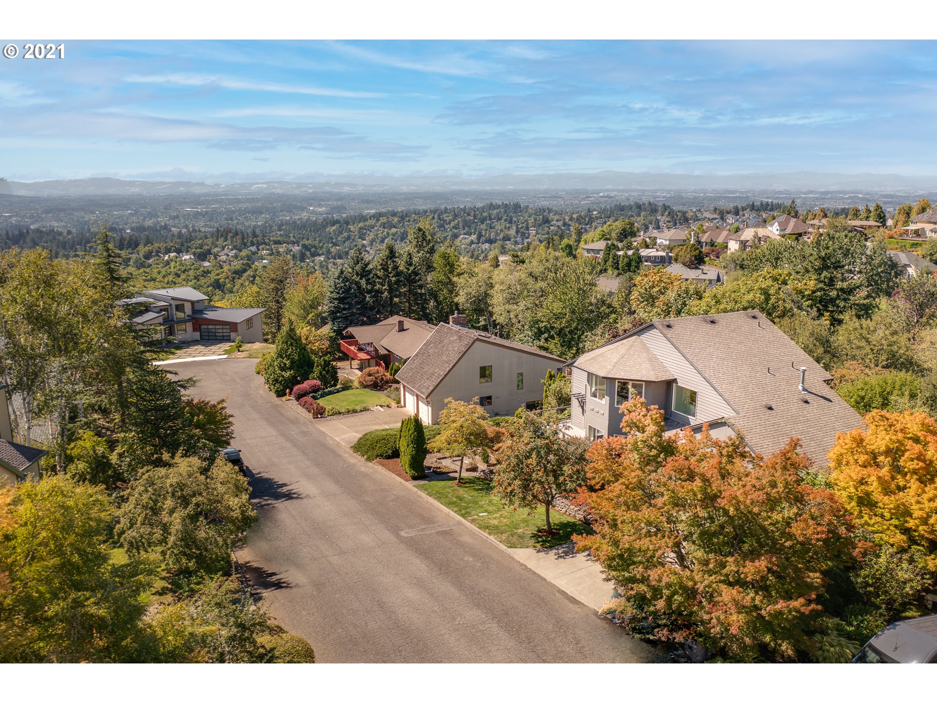 8423 Northwest Reed Drive Portland, OR 97229 - Photo 30 of 32 Gallery Image 30