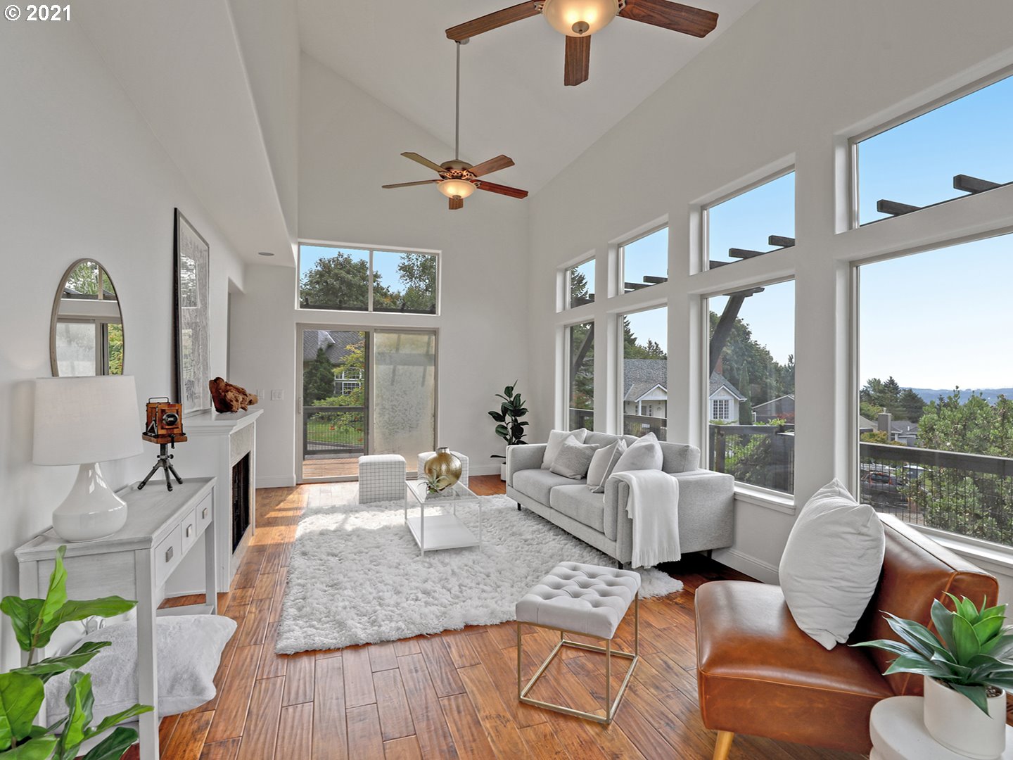 8423 Northwest Reed Drive Portland, OR 97229 - Photo 4 of 32 Gallery Image 4