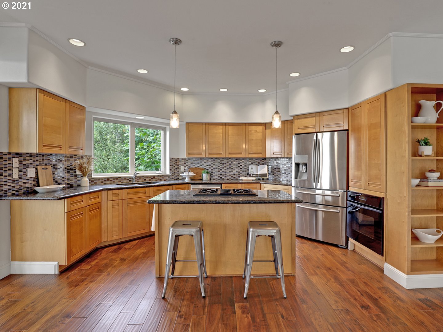 8423 Northwest Reed Drive Portland, OR 97229 - Photo 6 of 32 Gallery Image 6