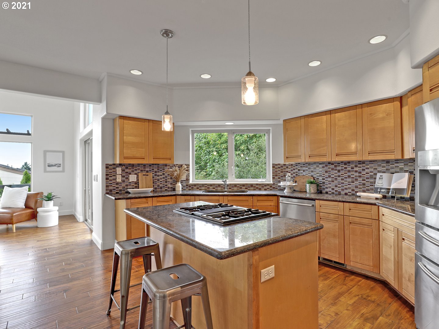 8423 Northwest Reed Drive Portland, OR 97229 - Photo 7 of 32 Gallery Image 7