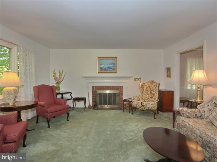 231 Riverside Drive Princeton, NJ 08540 - Photo 4 of 19