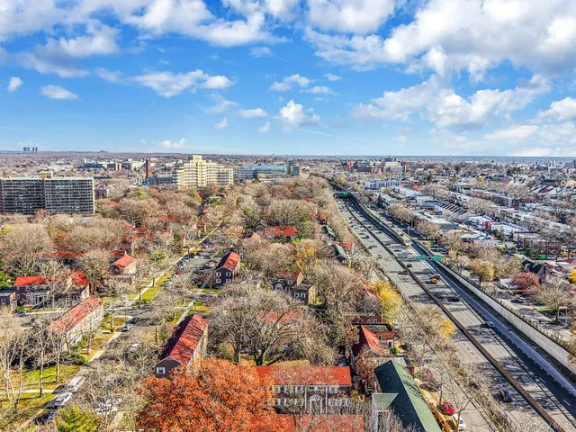 $299,000 | 144-66 Village Road, Unit 75D | Kew Gardens Hills