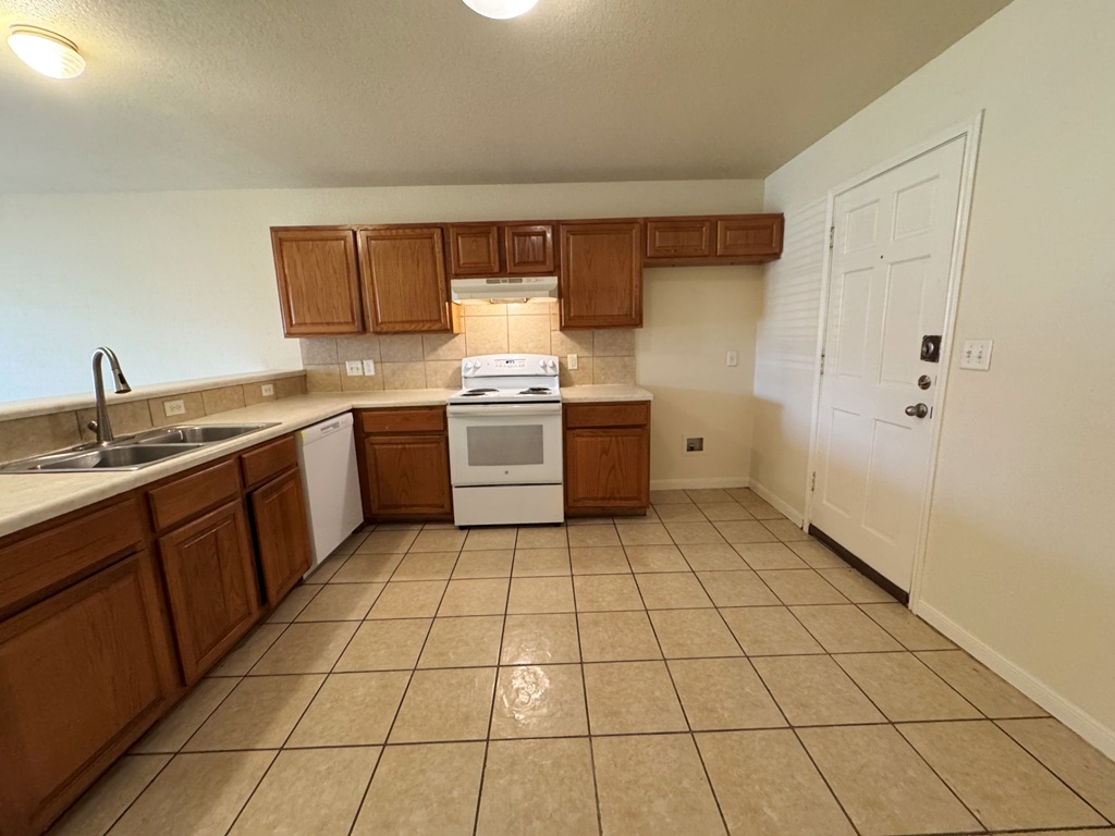 7309 Ritchie Drive Austin, TX 78724 - Photo 9 of 40 Gallery Image 9