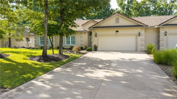 $495,000 | 12 Southshore Place, Sunrise Beach, MO 65079