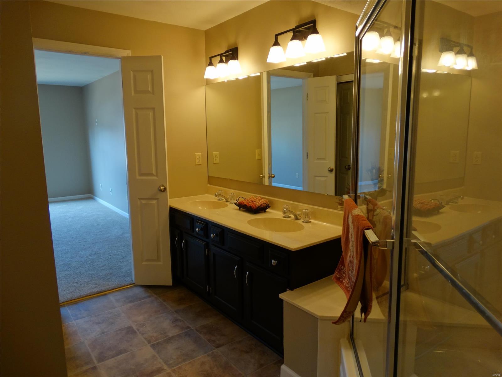 705 Lofty Point Drive, Unit C Ballwin, MO 63021 - Photo 14 of 31 Gallery Image 14