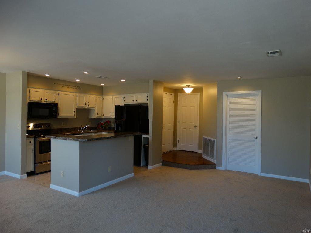 705 Lofty Point Drive, Unit C Ballwin, MO 63021 - Photo 3 of 31 Gallery Image 3