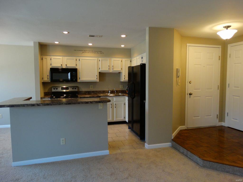 705 Lofty Point Drive, Unit C Ballwin, MO 63021 - Photo 4 of 31 Gallery Image 4