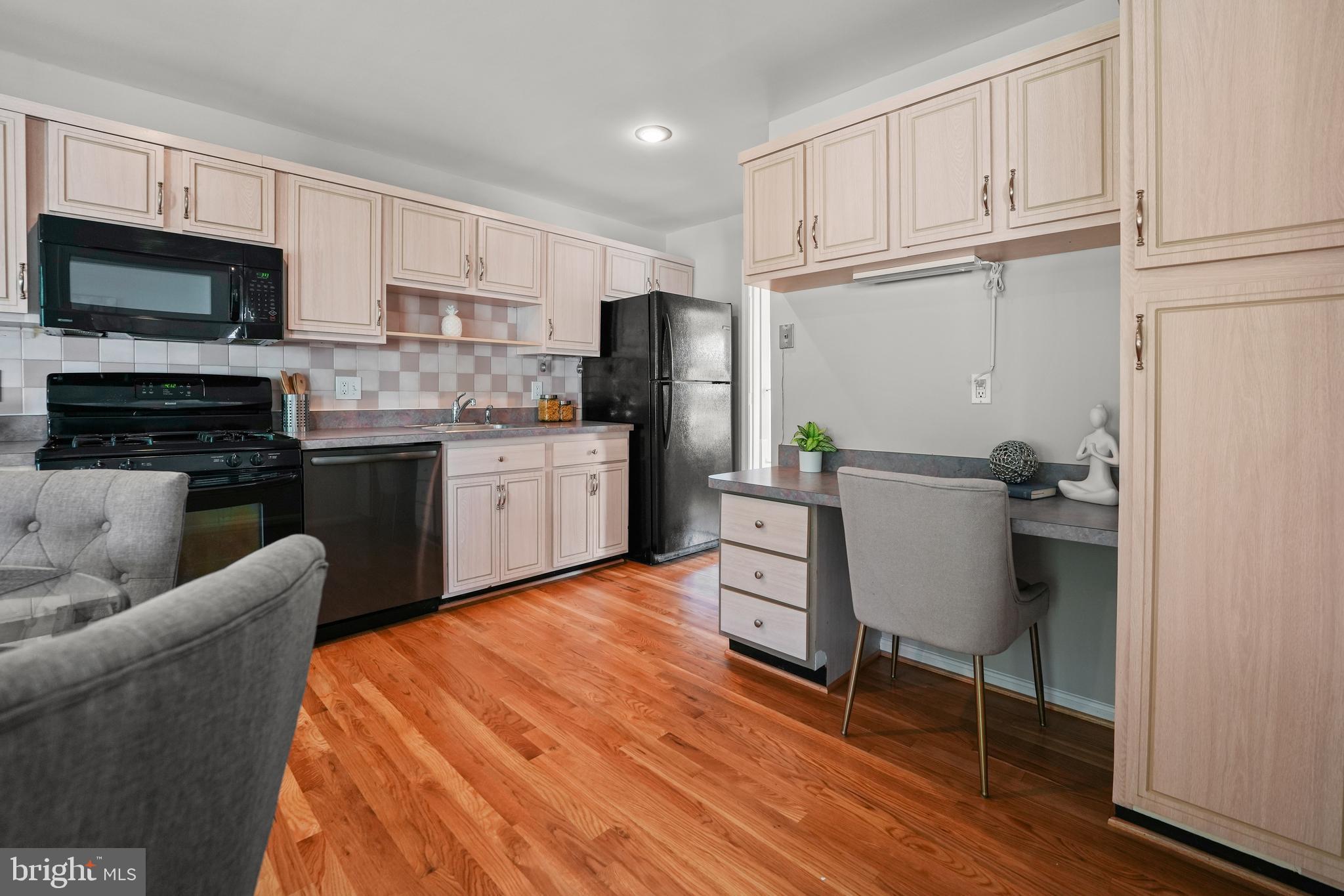 7629 Hayfield Road Alexandria, VA 22315 - Photo 14 of 49 Gallery Image 14