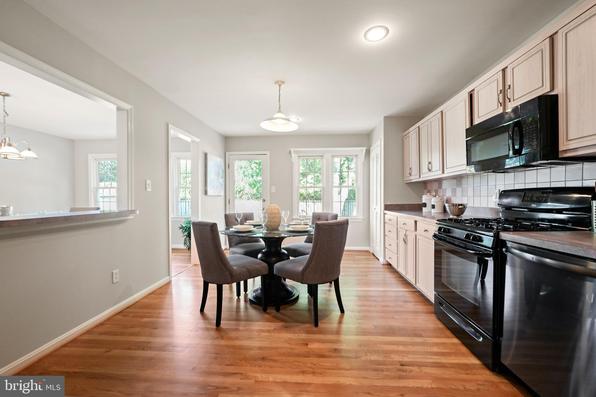 7629 Hayfield Road Alexandria, VA 22315 - Photo 10 of 49 Gallery Image 10