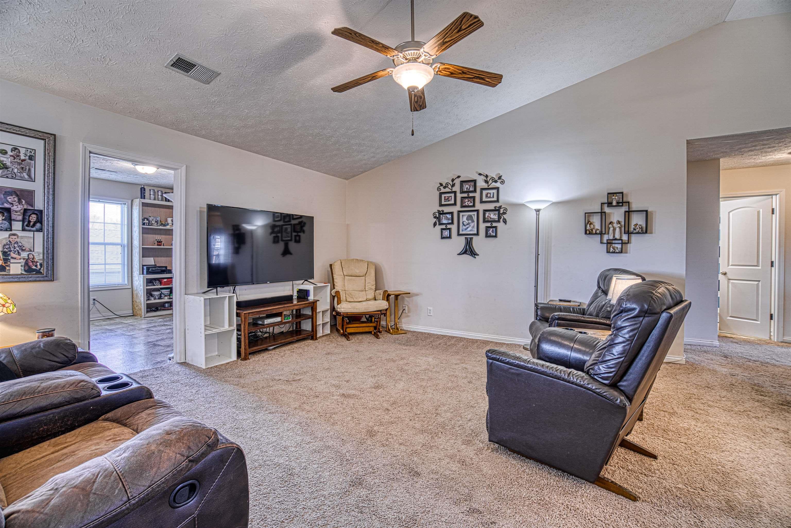 10410 Chatteris Road Evansville, IN 47725 - Photo 4 of 24 Gallery Image 4