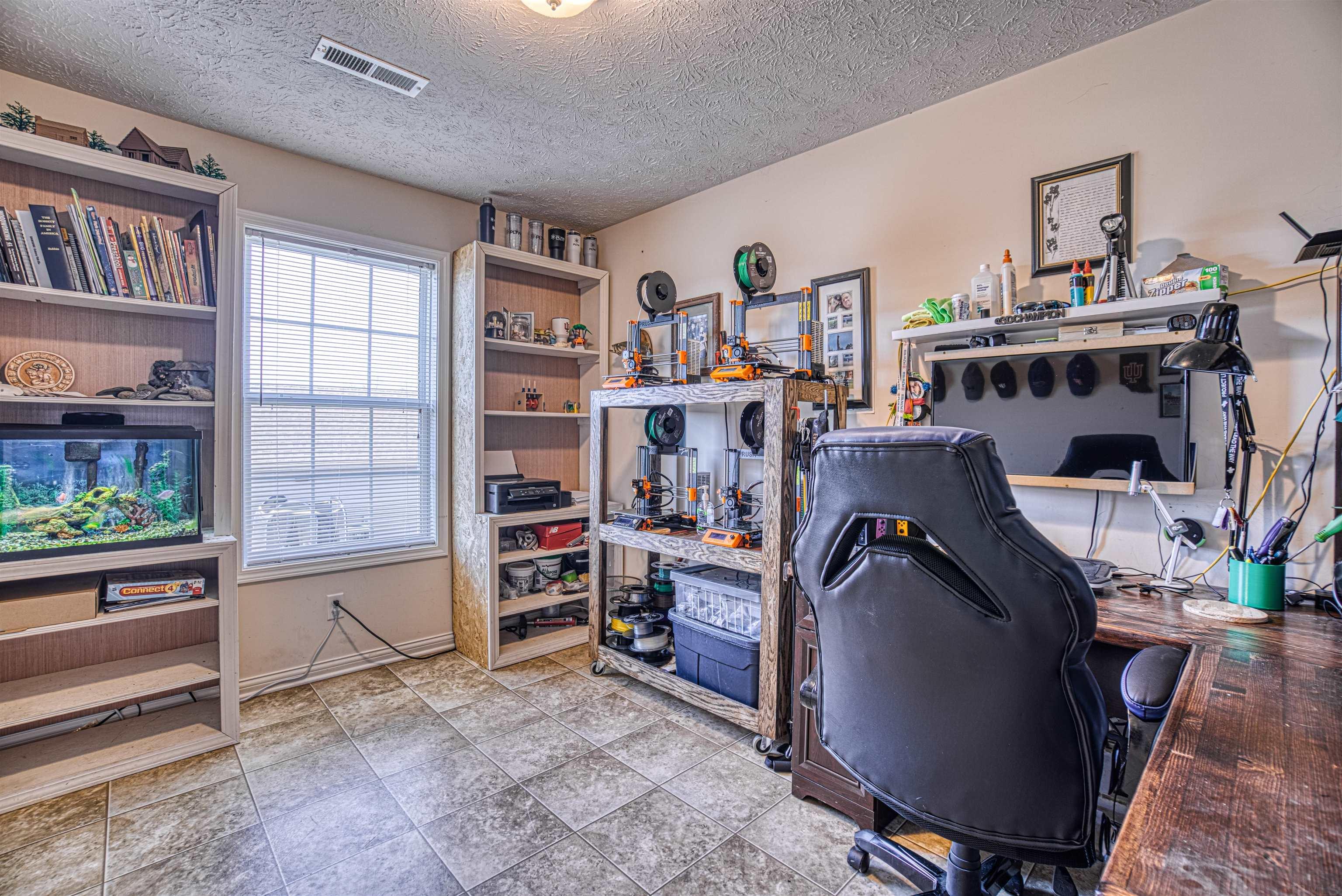 10410 Chatteris Road Evansville, IN 47725 - Photo 6 of 24 Gallery Image 6