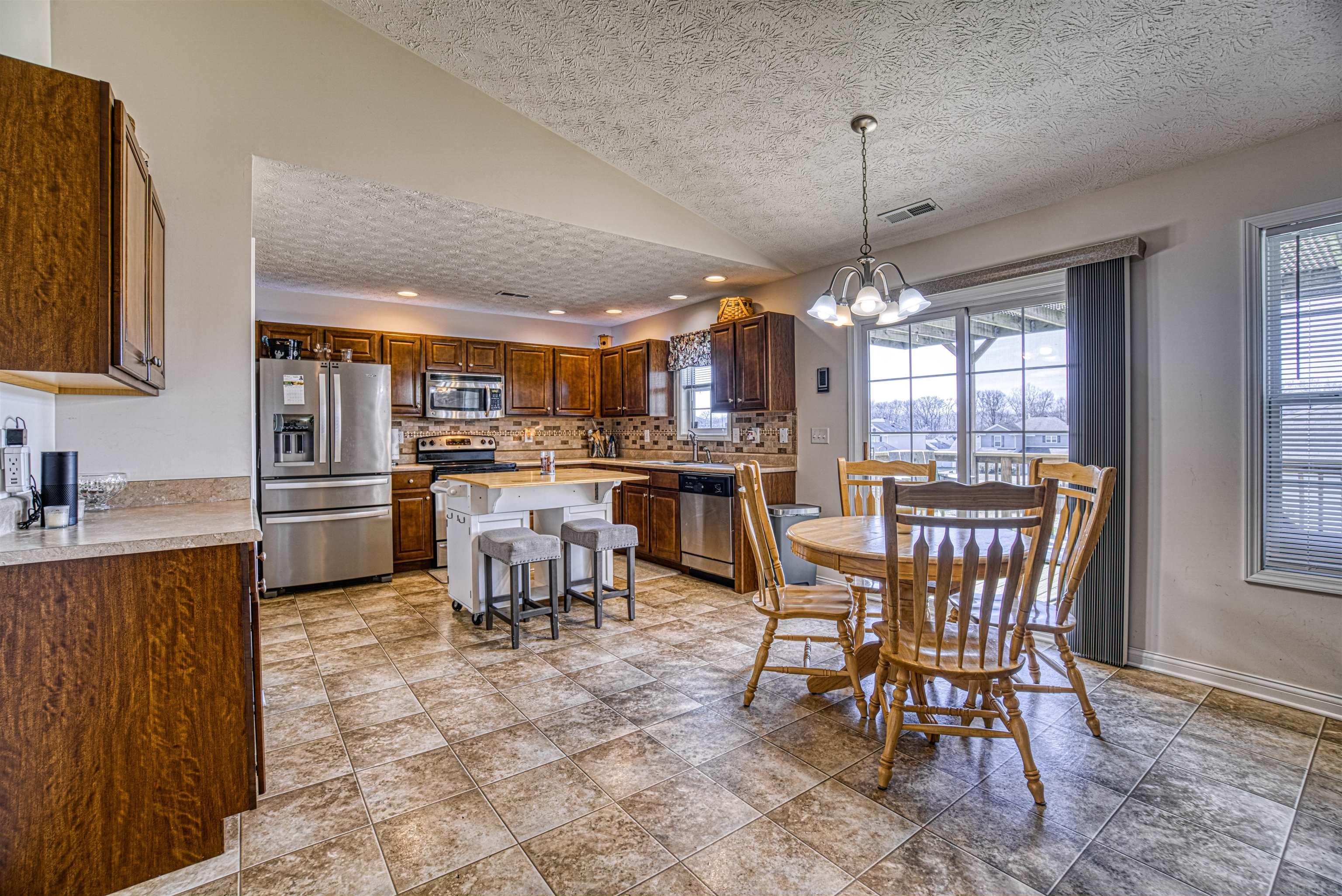 10410 Chatteris Road Evansville, IN 47725 - Photo 8 of 24 Gallery Image 8