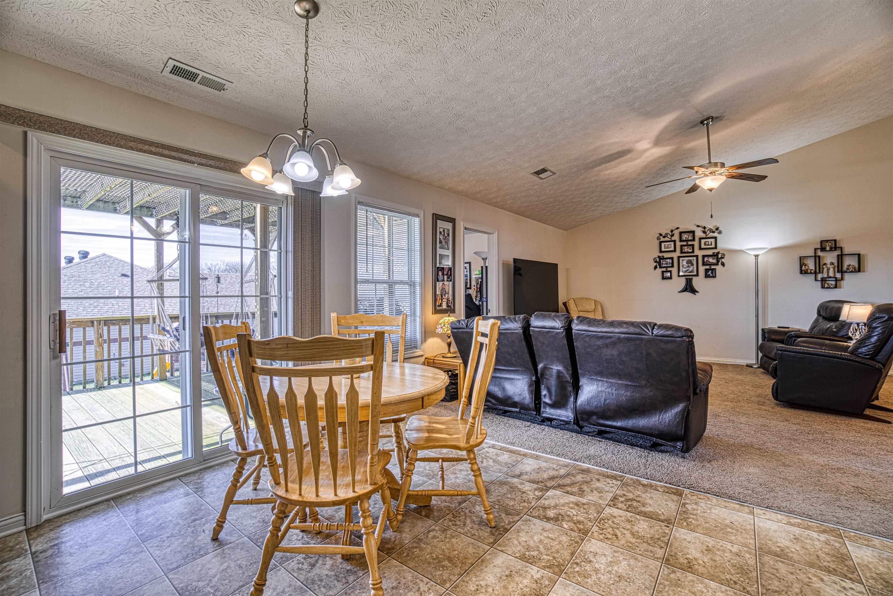10410 Chatteris Road Evansville, IN 47725 - Photo 9 of 24 Gallery Image 9