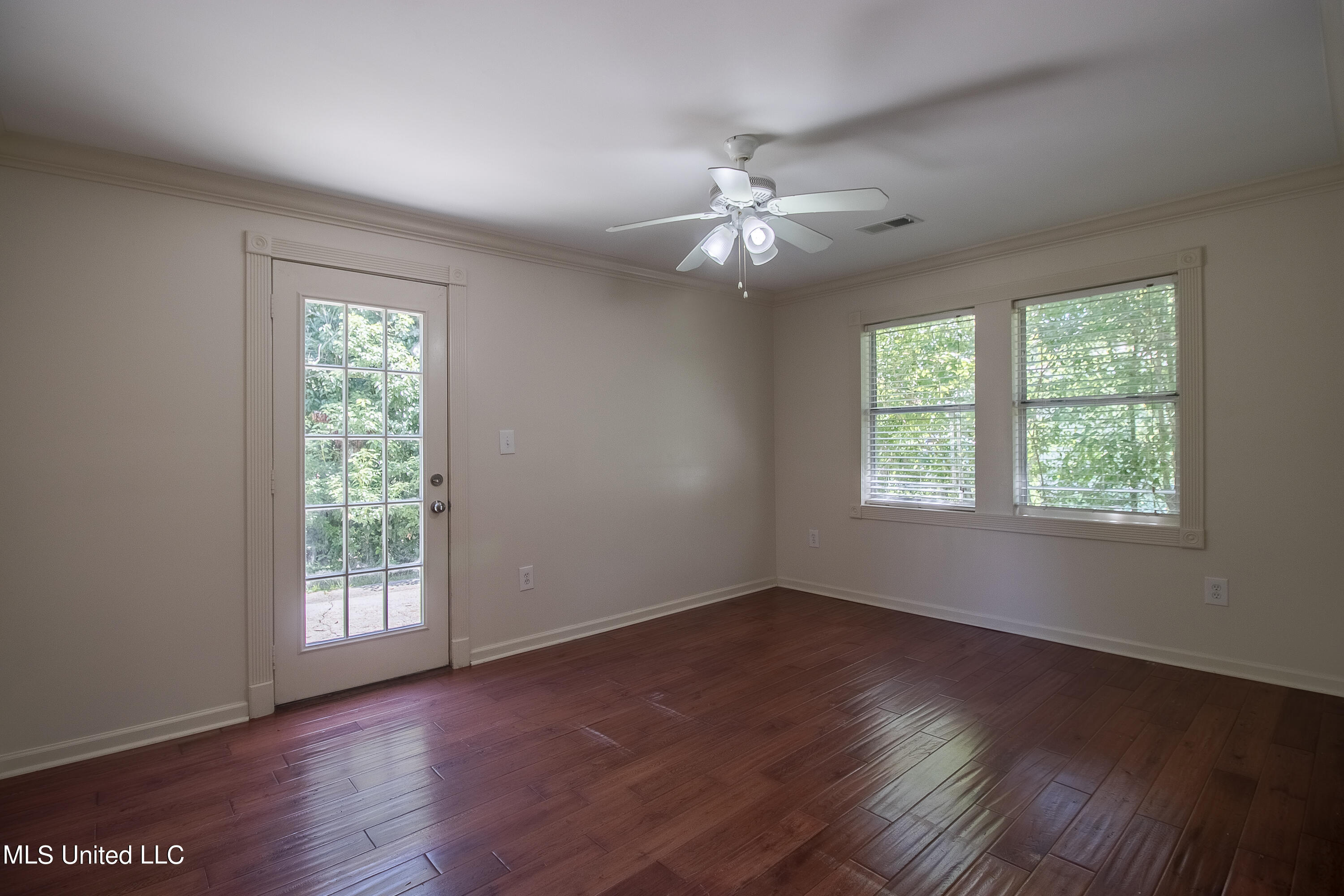 1502 Courthouse Road Gulfport, MS 39507 - Photo 13 of 18 1502 Courthouse-109