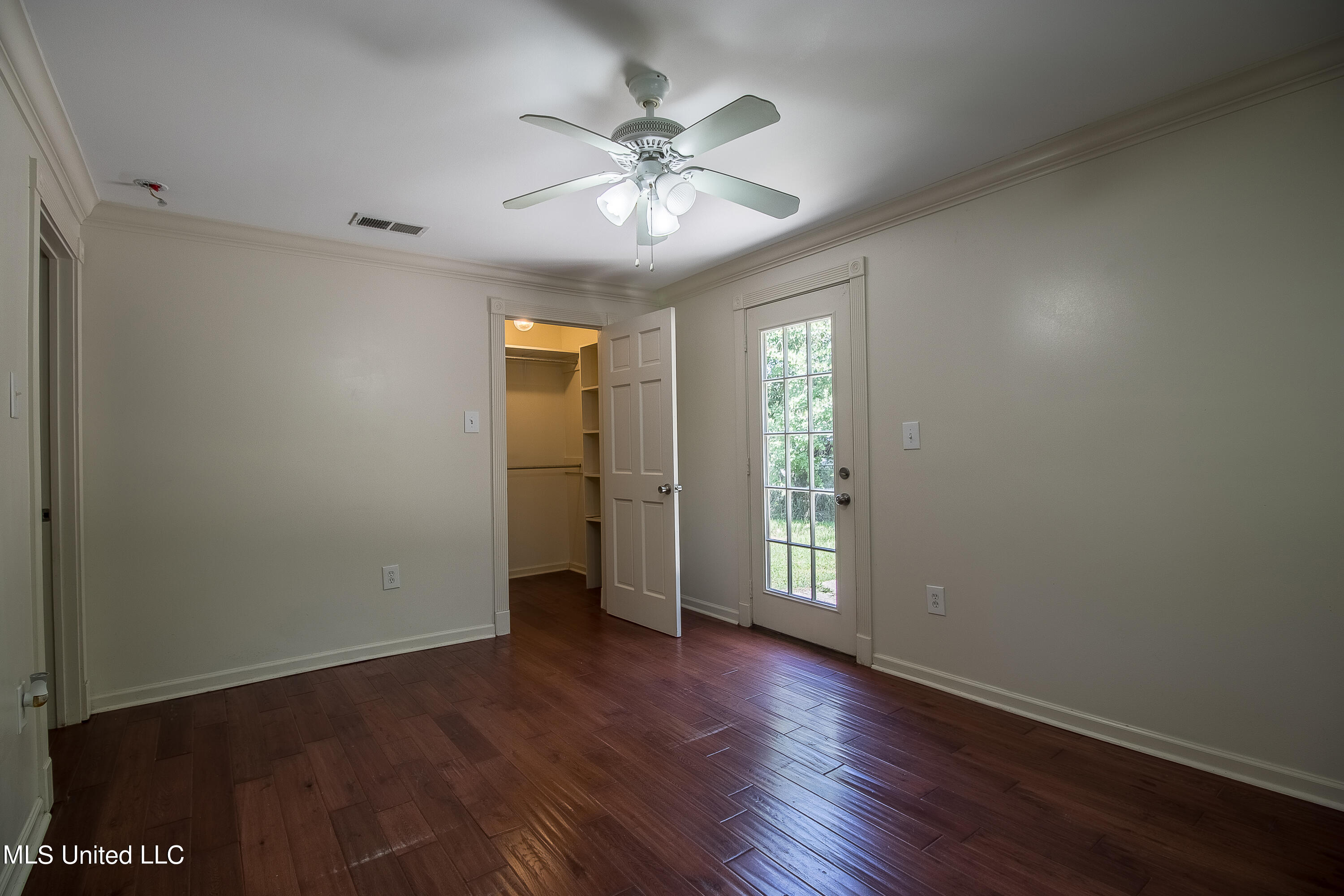 1502 Courthouse Road Gulfport, MS 39507 - Photo 14 of 18 1502 Courthouse-110