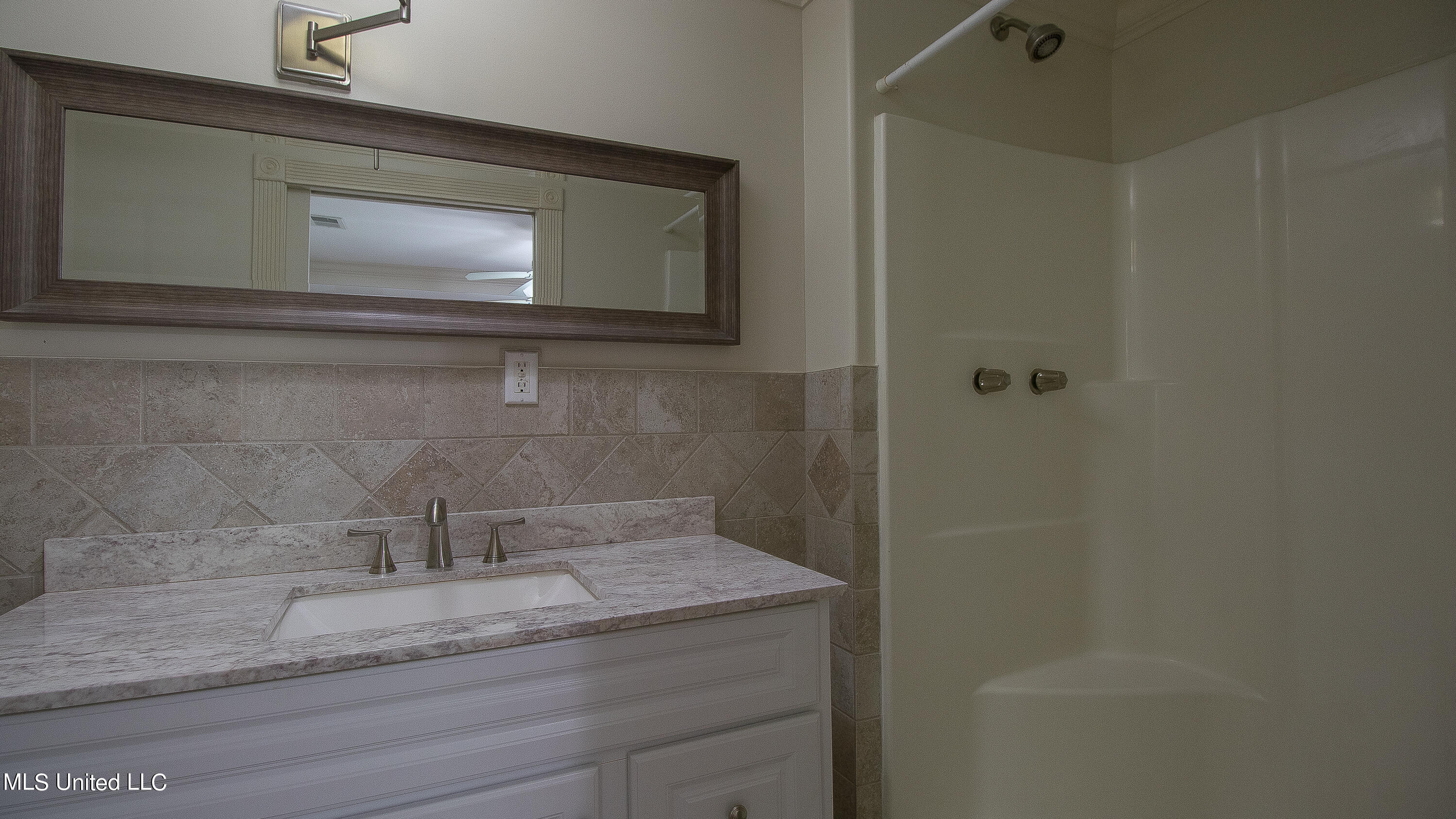 1502 Courthouse Road Gulfport, MS 39507 - Photo 15 of 18 1502 Courthouse-111