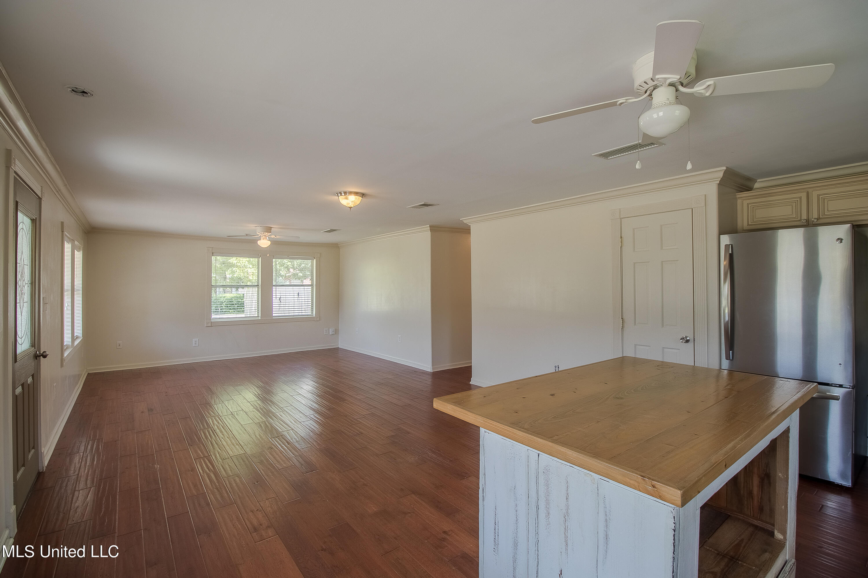 1502 Courthouse Road Gulfport, MS 39507 - Photo 9 of 18 1502 Courthouse-105