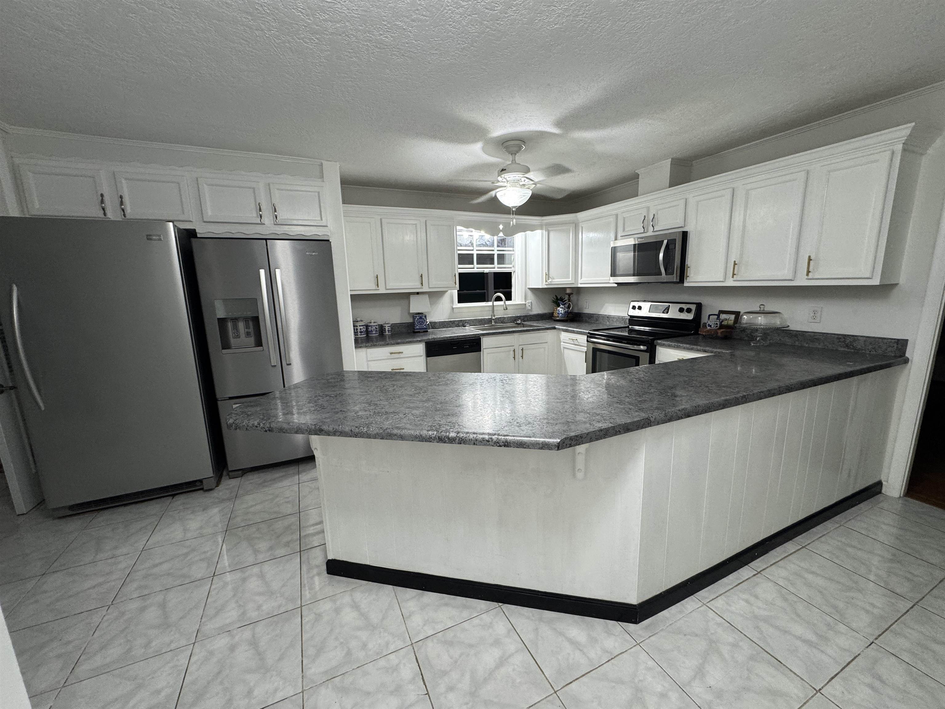 440 Dogwood Drive Jackson, AL 36545 - Photo 17 of 37 Kitchen
