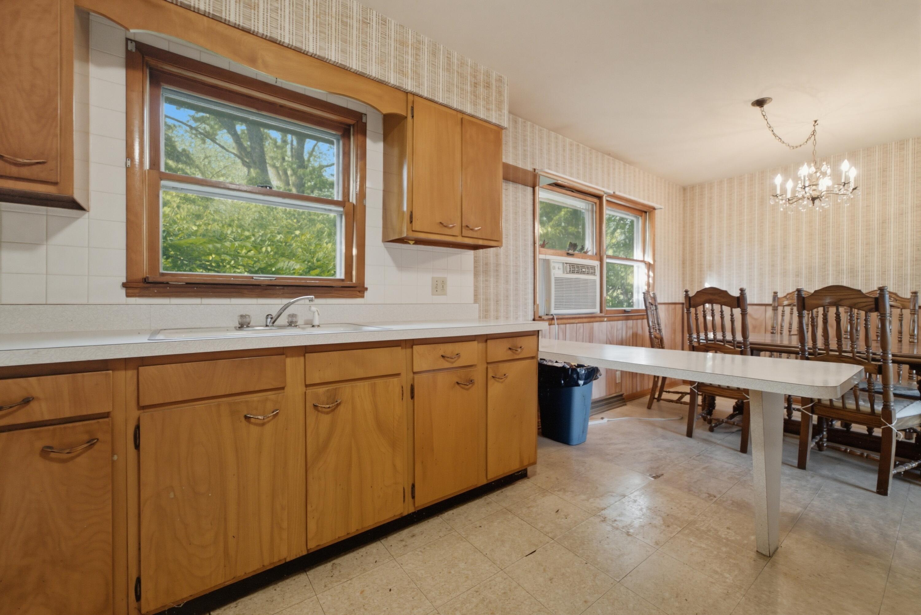 8343 West Pahs Road Michigan City, IN 46360 - Photo 7 of 30 3000x2003