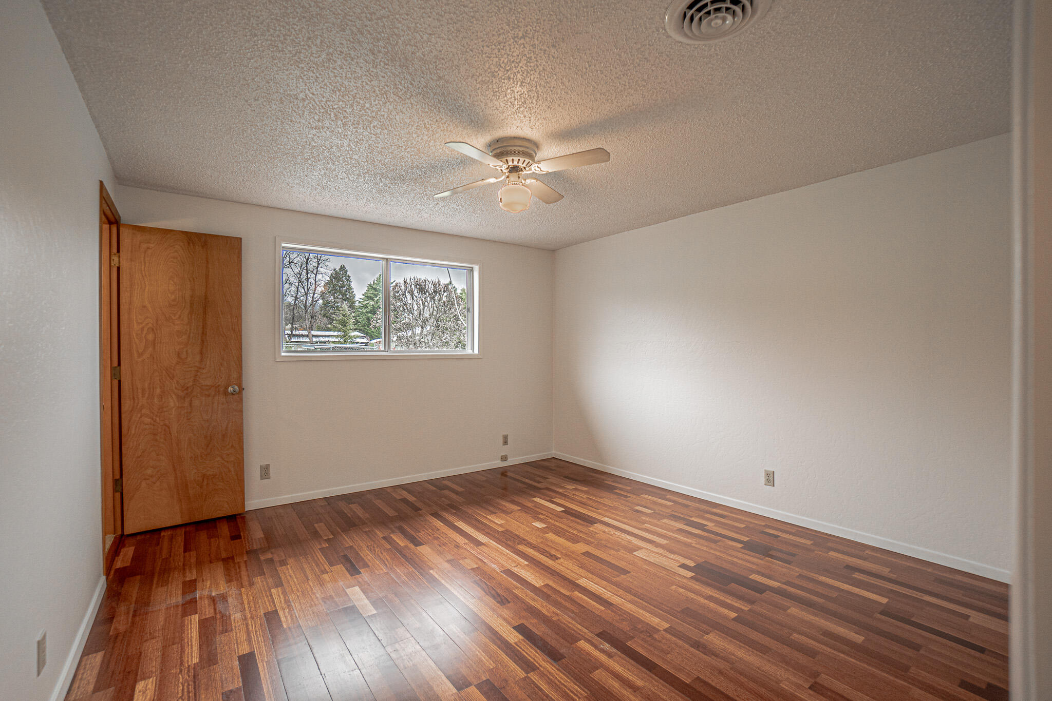 7480 Wagner Creek Road Talent, OR 97540 - Photo 15 of 34 DSC03141-HDR