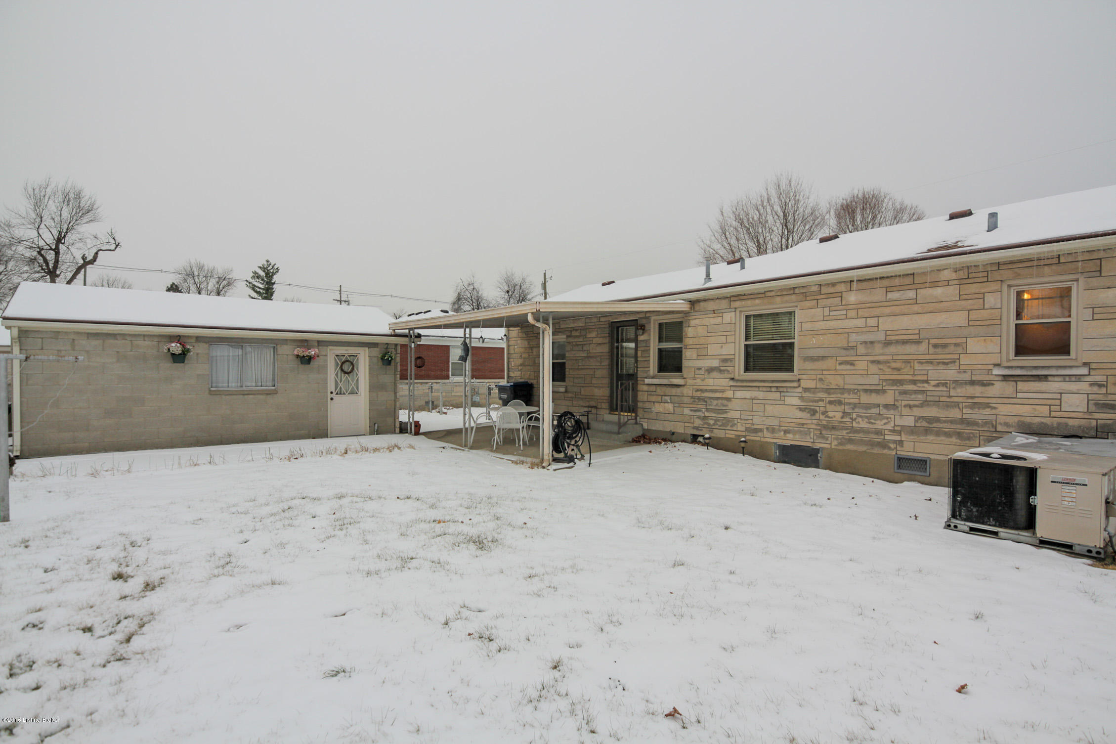 9107 Chenault Road Louisville, KY 40258 - Photo 30 of 35 0051