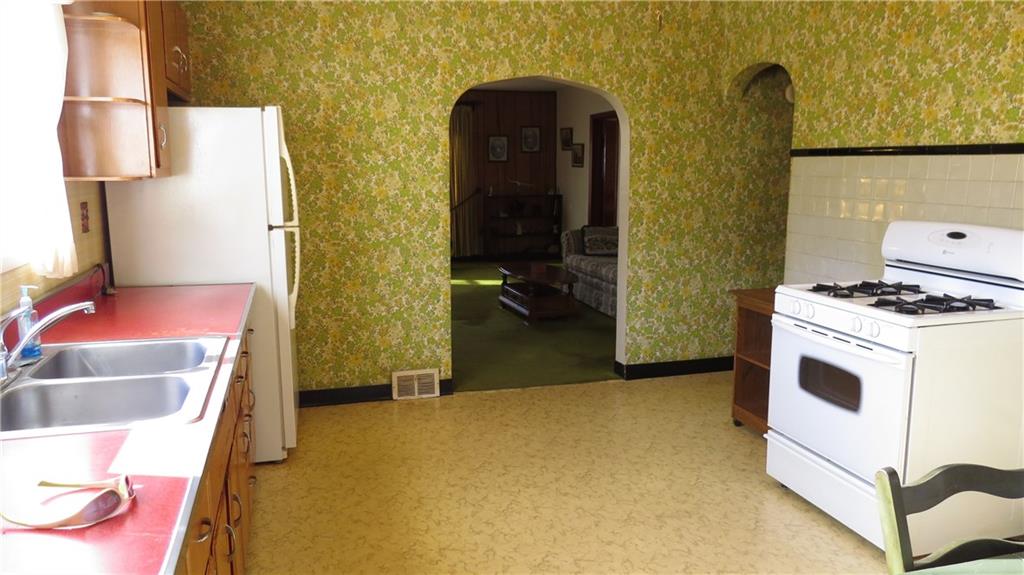 761 Valley Road Ambridge, PA 15003 - Photo 10 of 19 Gallery Image 10