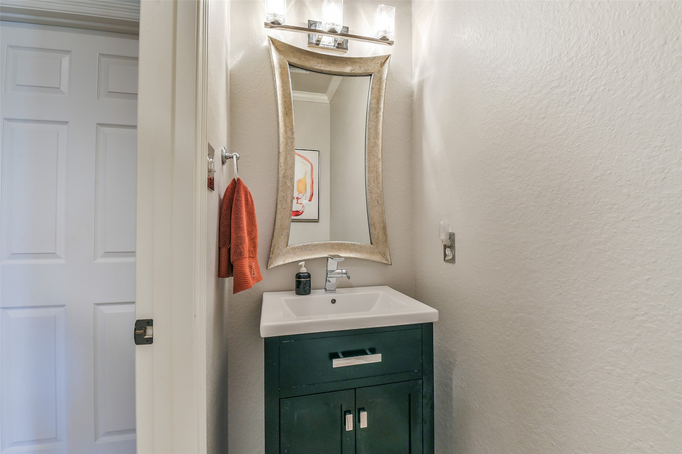 25247 Bull Ridge Drive Porter, TX 77365 - Photo 17 of 50 Guest Half Bath off the kitchen and Dining Room