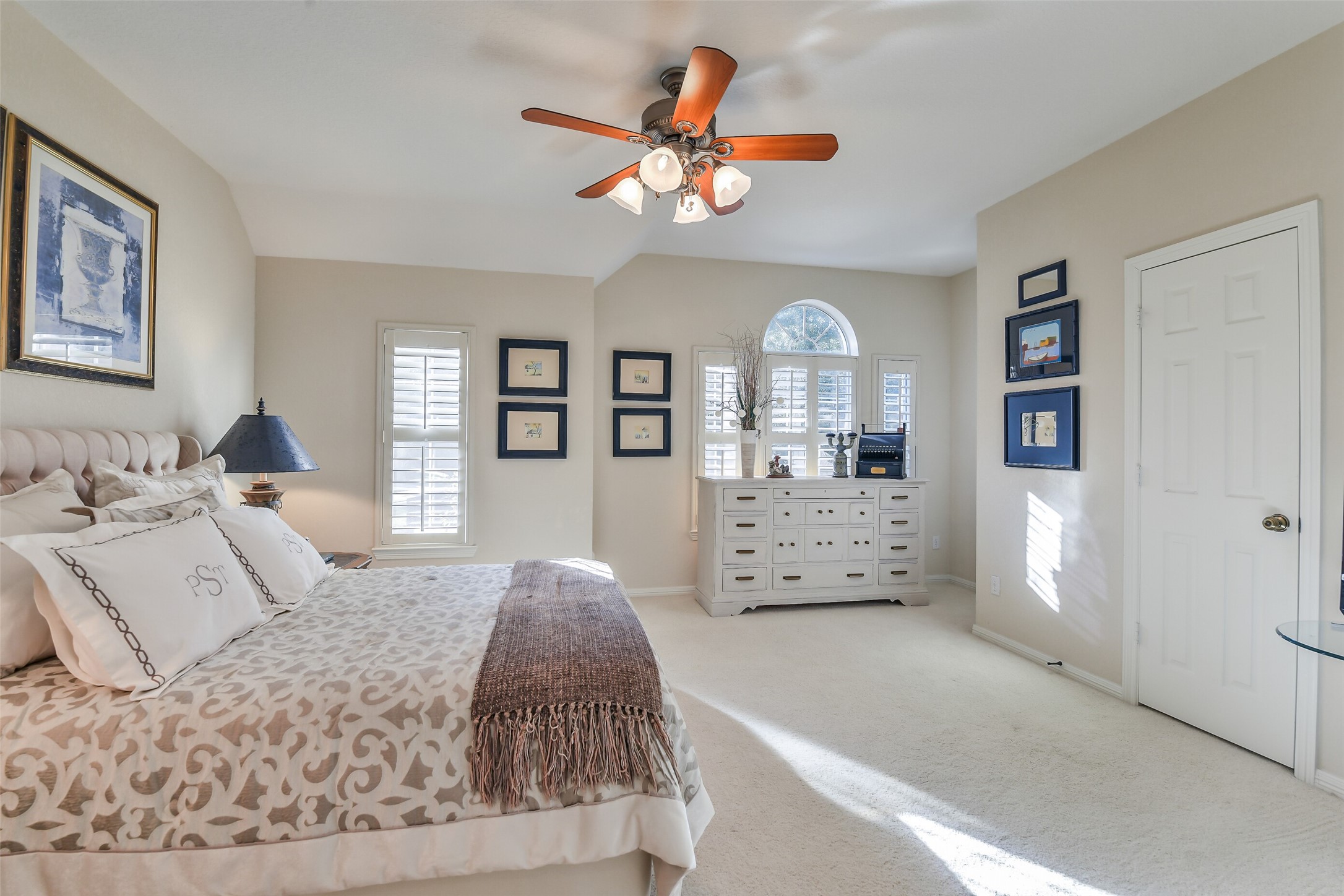 25247 Bull Ridge Drive Porter, TX 77365 - Photo 31 of 50 2nd Bedroom - Large Room with a walk in closet and dedicated full bathroom - makes this it's own suite upstairs!