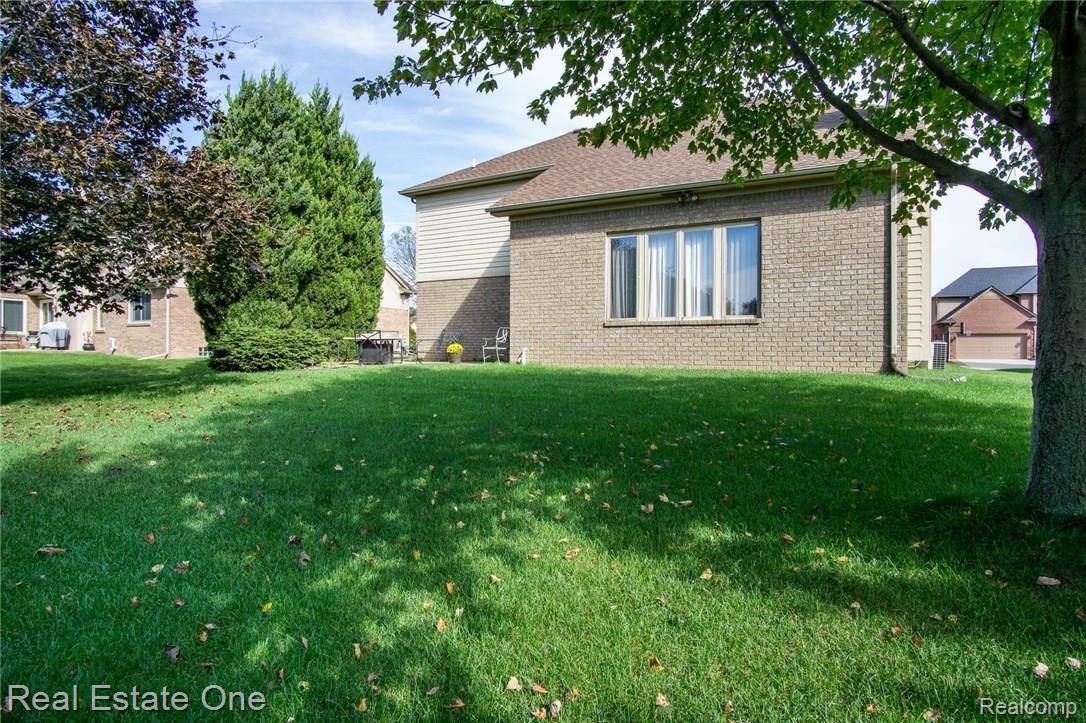 861 Norcross Drive Rochester, MI 48307 - Photo 48 of 50 861-Norcross--48.jpg