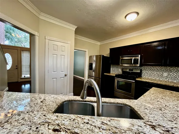 $2,400 | 20830 Oak Rain Court, Katy, TX 77449