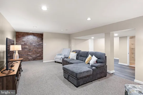 $515,000 | 116 Covington Place, New Castle, DE 19720