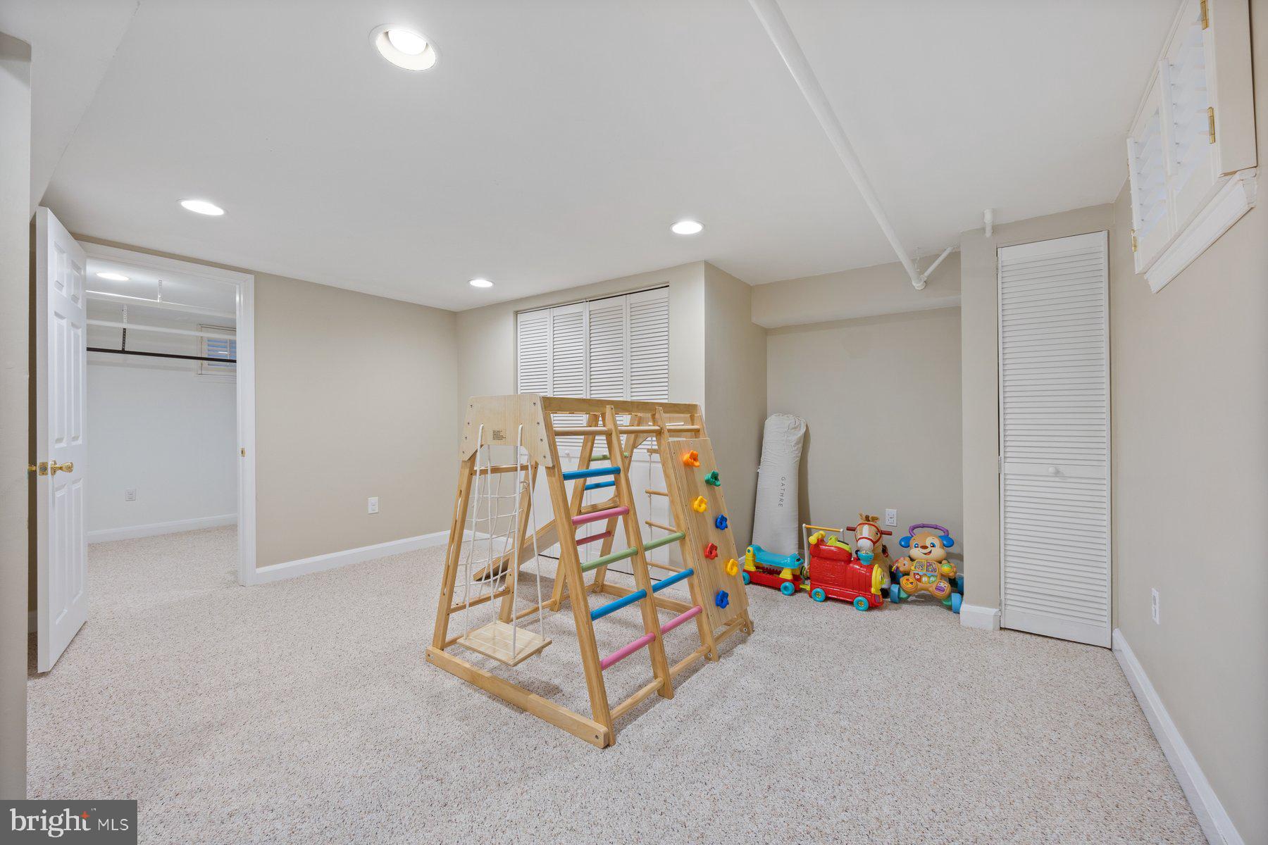5317 Springlake Way Baltimore, MD 21212 - Photo 28 of 47 a room with toys and white walls